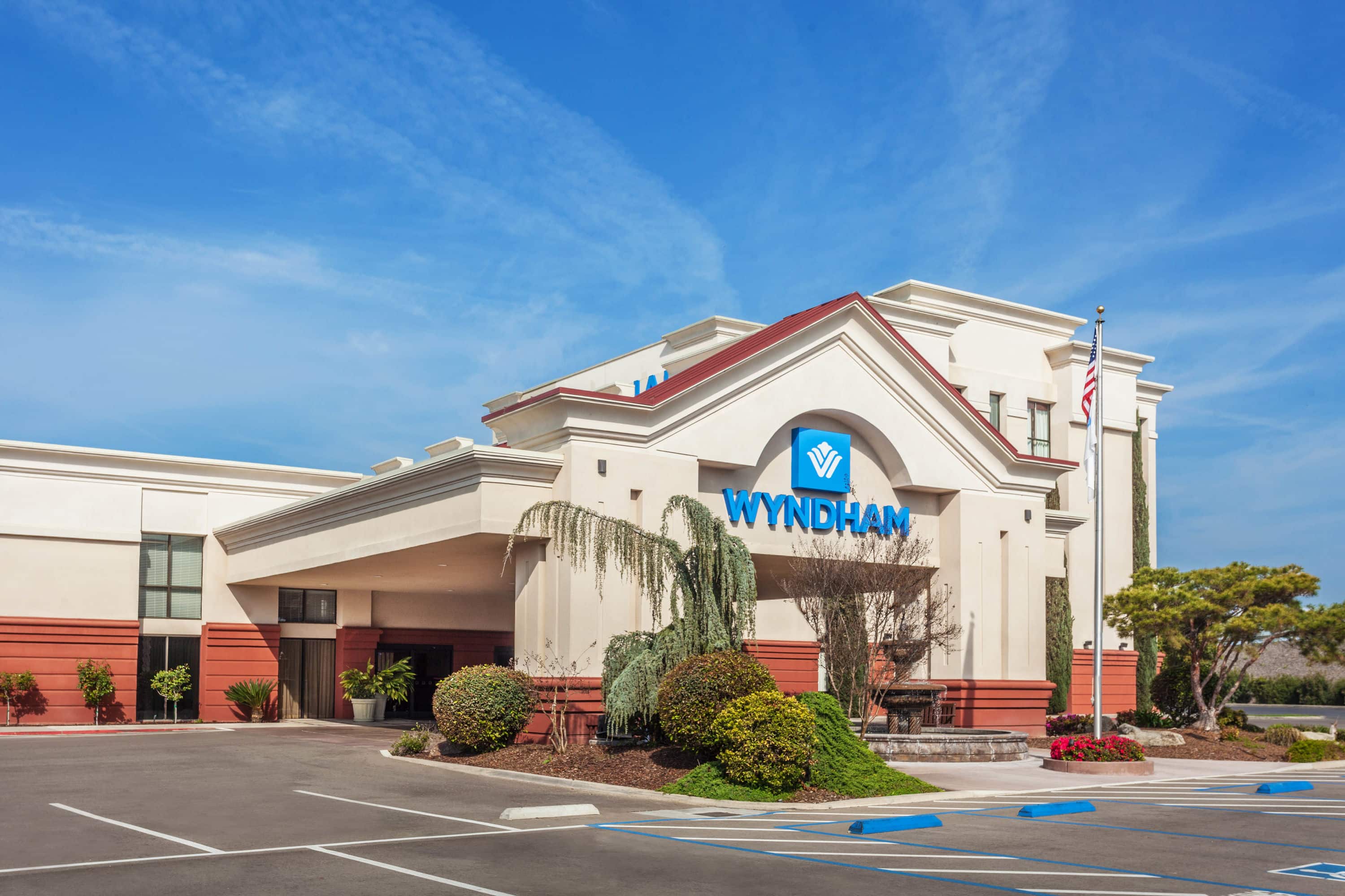 Wyndham Visalia | Visalia, CA Hotels