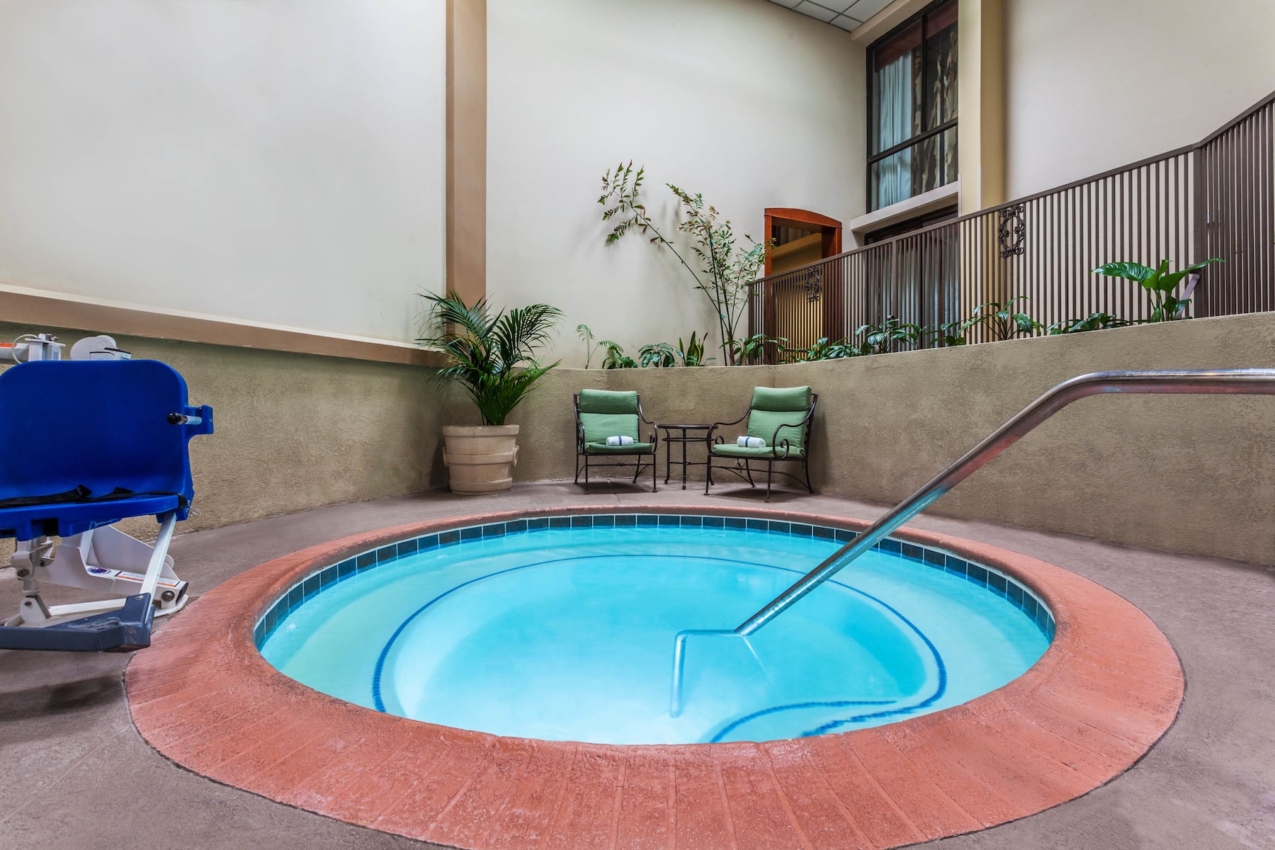 Hot tub at the Wyndham Visalia in Visalia, California