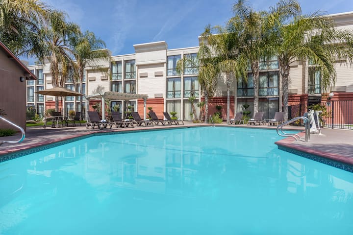 Pool at the Wyndham Visalia in Visalia, California