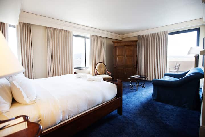 King bed guest room at the The Antlers, a Wyndham Hotel in Colorado Springs, Colorado