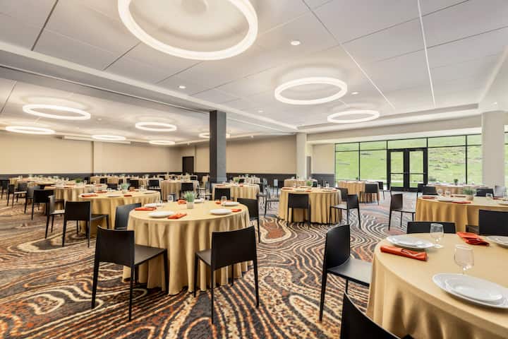Origin Red Rocks, a Wyndham Hotel ballroom in Golden, Colorado