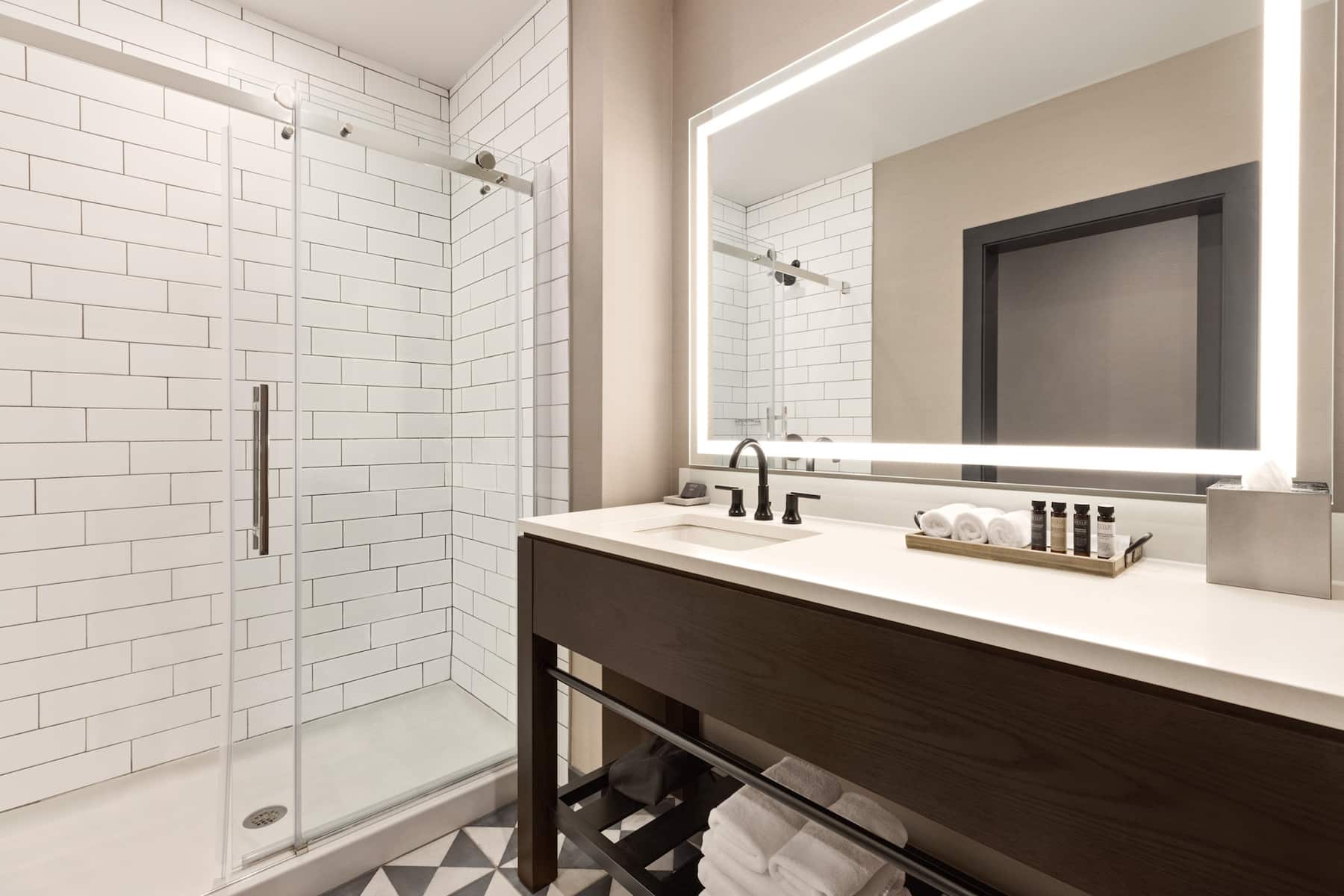 Guest room bath at the Origin Red Rocks, a Wyndham Hotel in Golden, Colorado