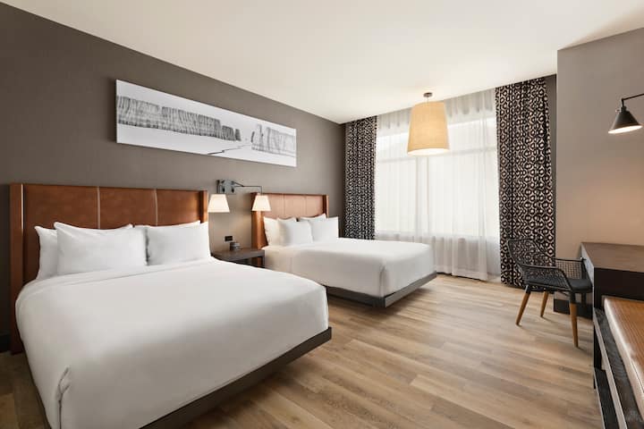 Guest room at the Origin Red Rocks, a Wyndham Hotel in Golden, Colorado