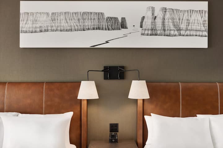 Guest room at the Origin Red Rocks, a Wyndham Hotel in Golden, Colorado