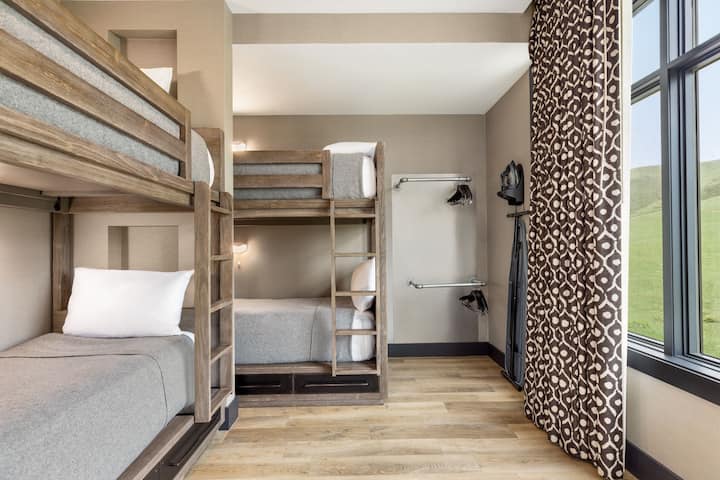 Origin Red Rocks, a Wyndham Hotel suite in Golden, Colorado