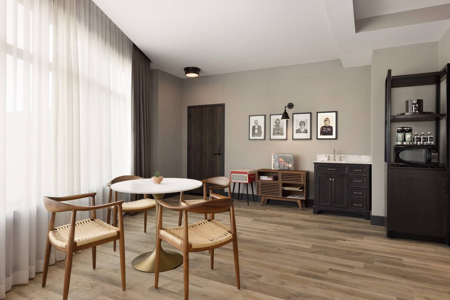 Origin Red Rocks, a Wyndham Hotel suite in Golden, Colorado