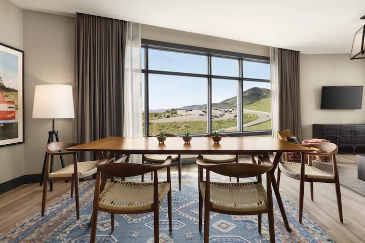 Origin Red Rocks, a Wyndham Hotel suite in Golden, Colorado