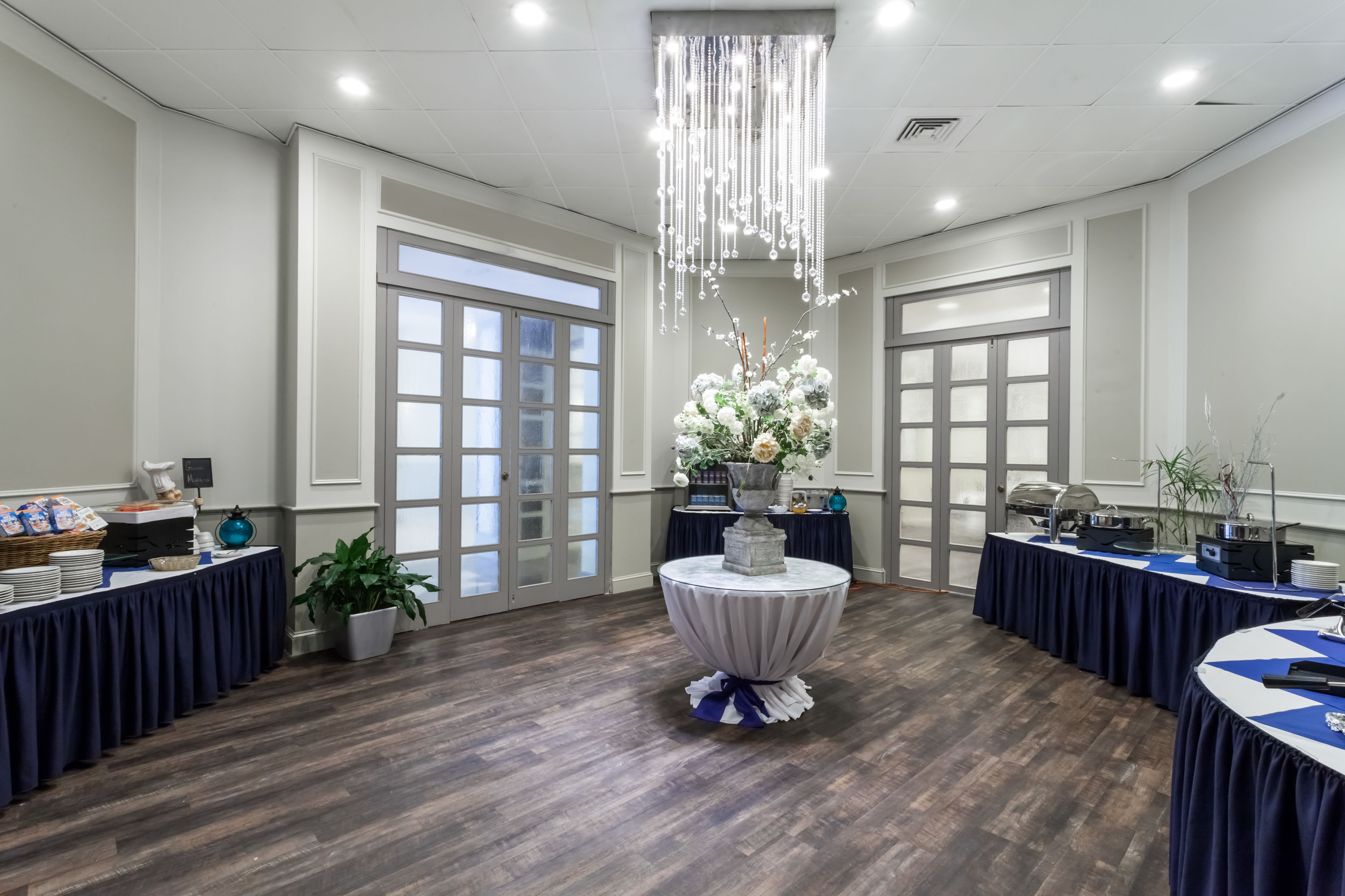 Free breakfast at Wyndham Southbury in Southbury, Connecticut