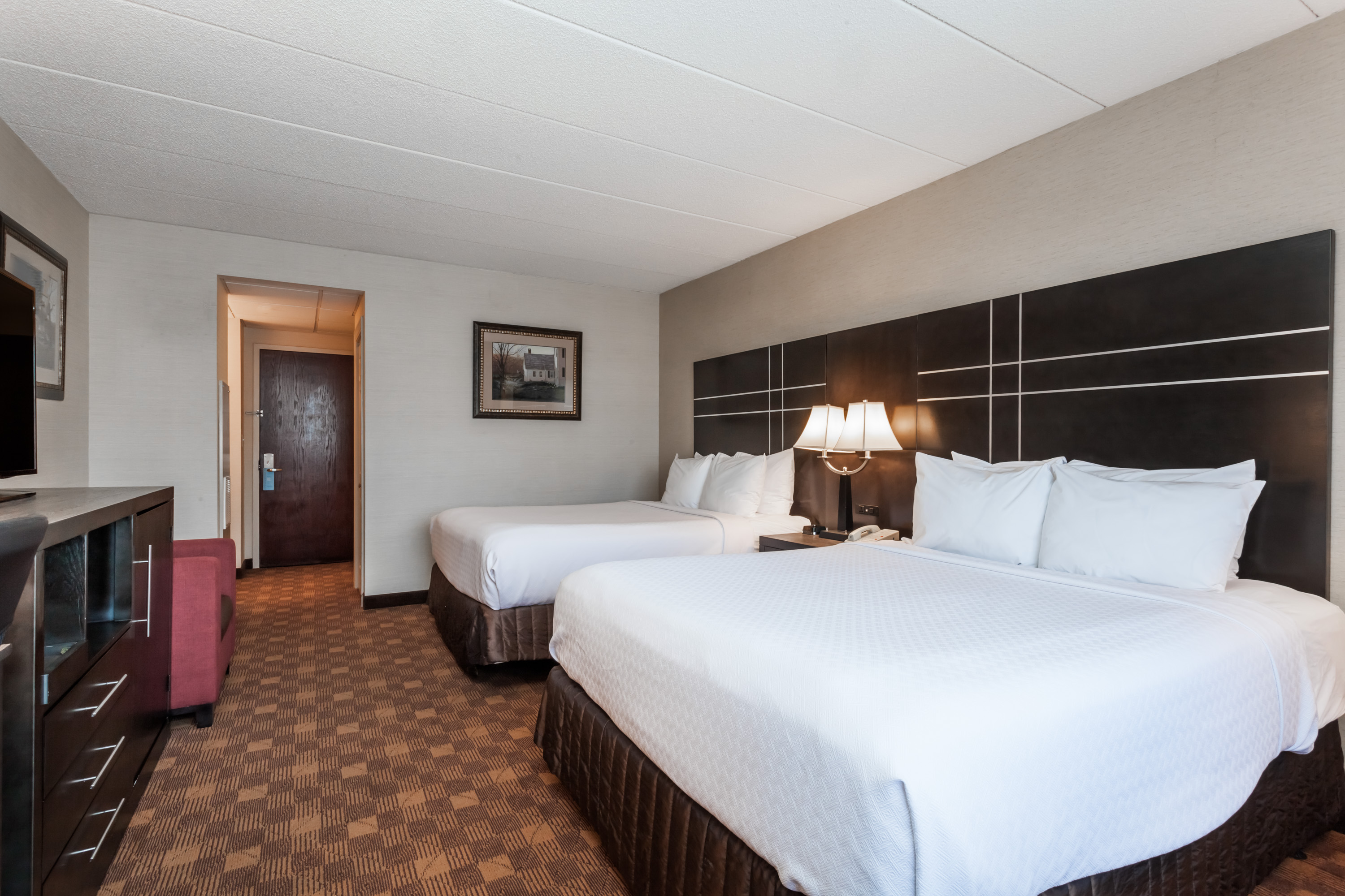 Guest room at the Wyndham Southbury in Southbury, Connecticut