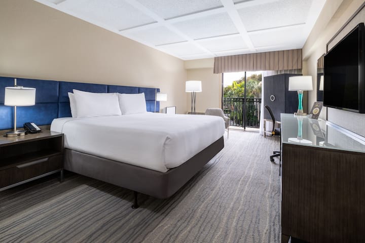 Guest room at the Wyndham Boca Raton in Boca Raton, Florida