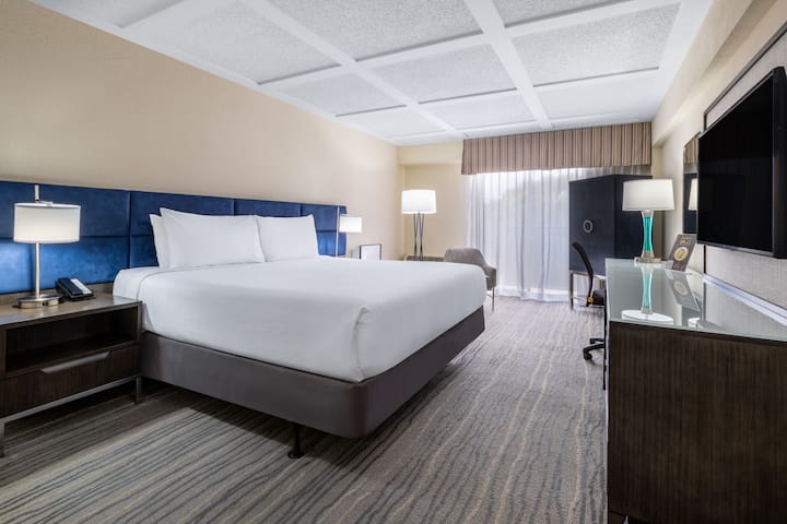 Guest room at the Wyndham Boca Raton in Boca Raton, Florida