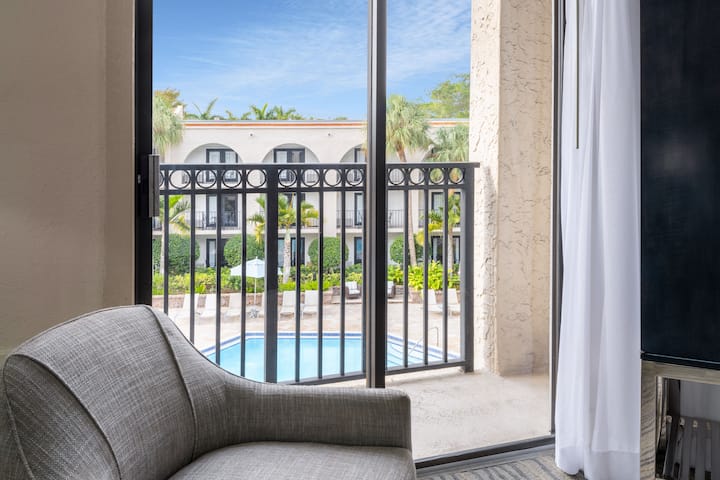 Guest room at the Wyndham Boca Raton in Boca Raton, Florida