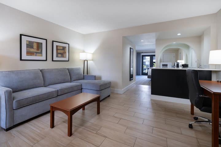 Wyndham Boca Raton suite in Boca Raton, Florida