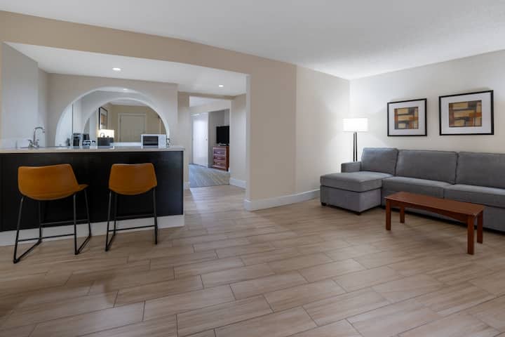 Wyndham Boca Raton suite in Boca Raton, Florida