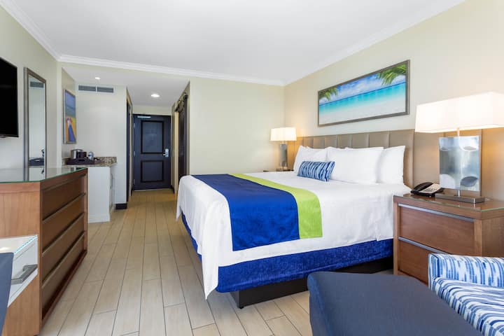 Guest room at the Wyndham Deerfield Beach Resort in Deerfield Beach, Florida