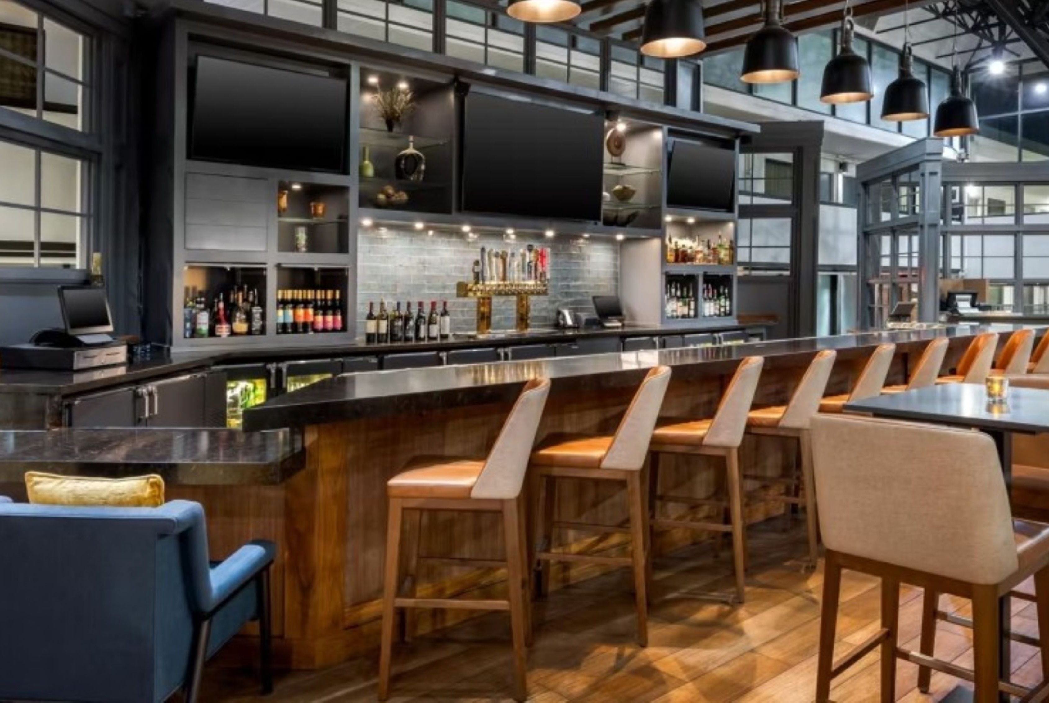Bar at Wyndham Jacksonville Hotel and Conference Center in Jacksonville, Florida