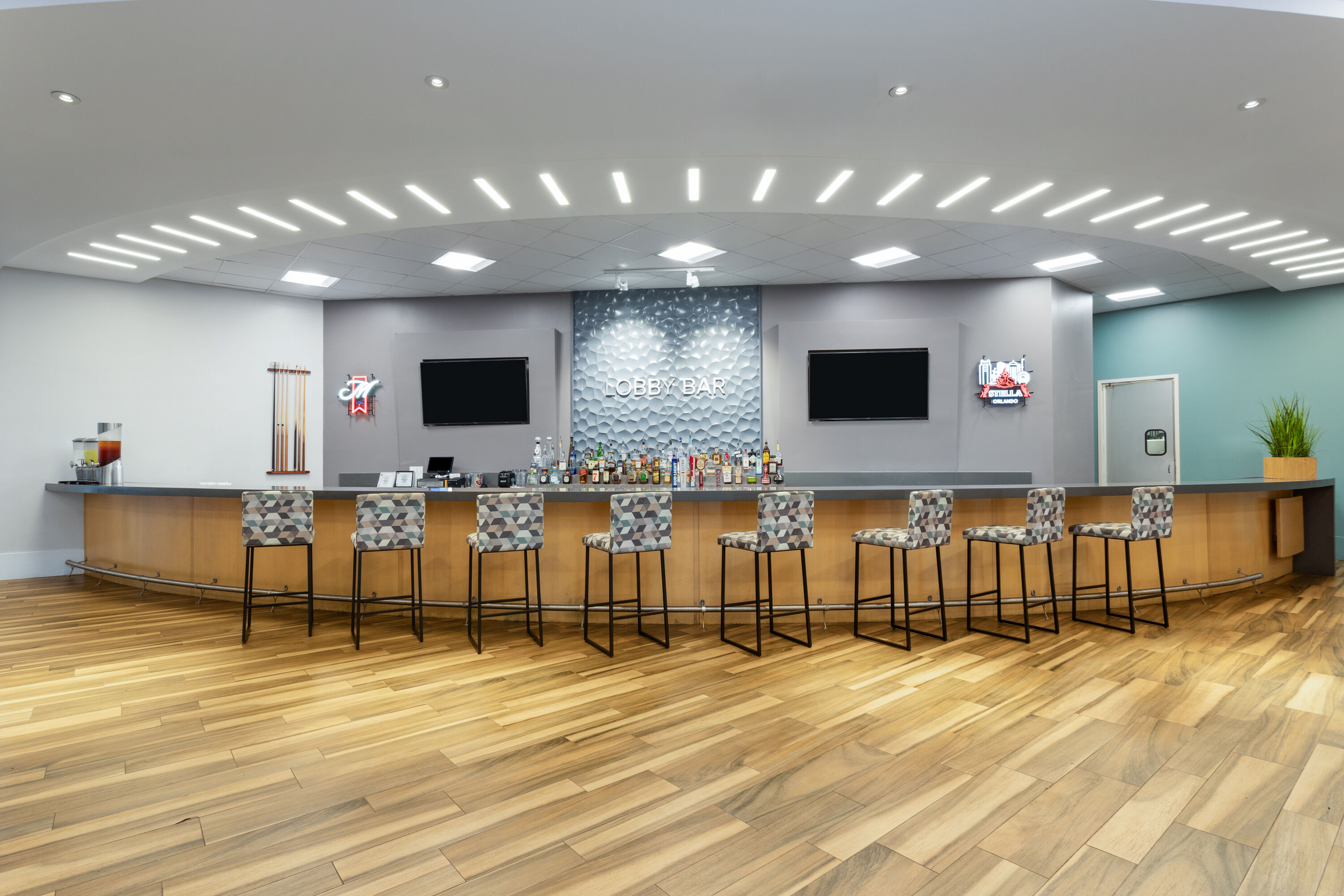 Bar at Wyndham I-Drive Avanti Resort & Conference Center in Orlando, Florida