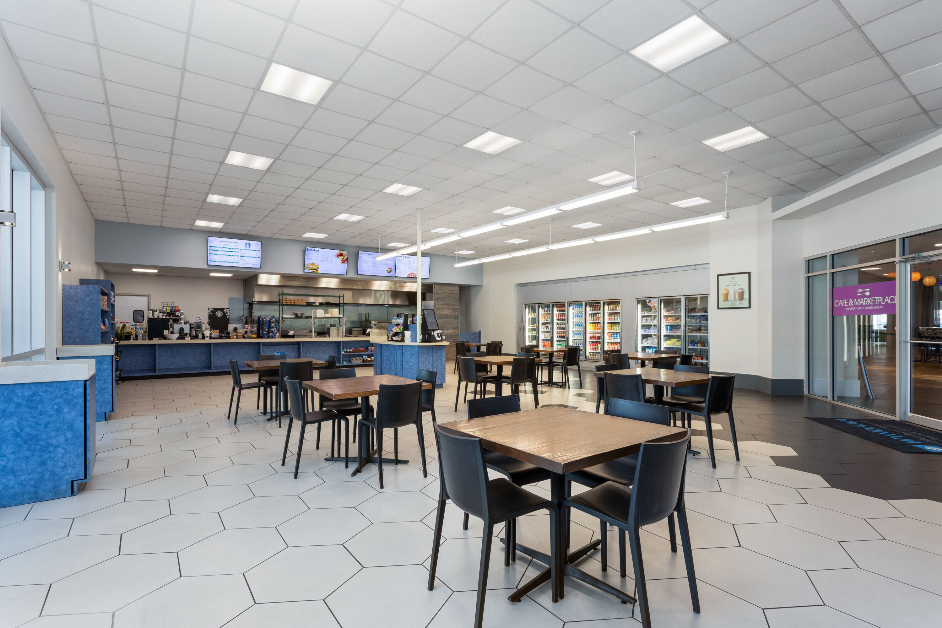 Wyndham I-Drive Avanti Resort & Conference Center cafe in Orlando, Florida