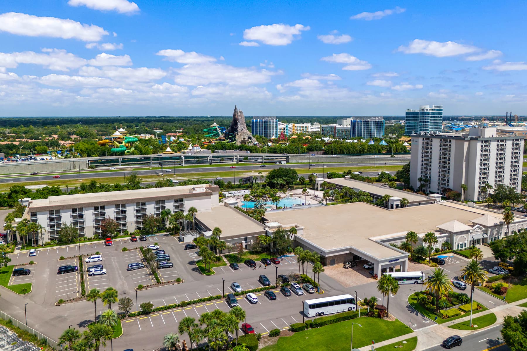 Exterior of Wyndham I-Drive Avanti Resort & Conference Center hotel in Orlando, Florida