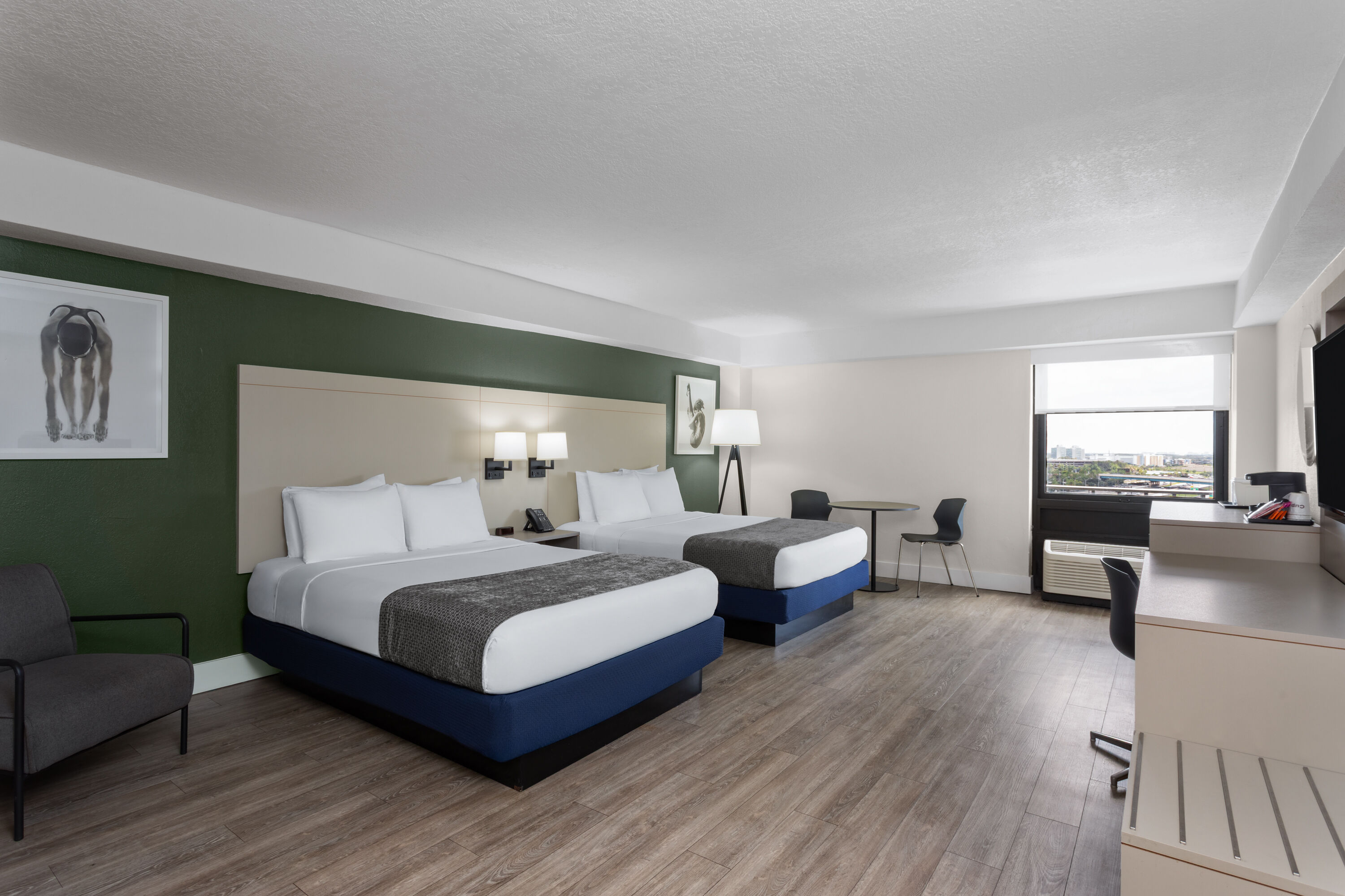 Guest room at the Wyndham I-Drive Avanti Resort & Conference Center in Orlando, Florida