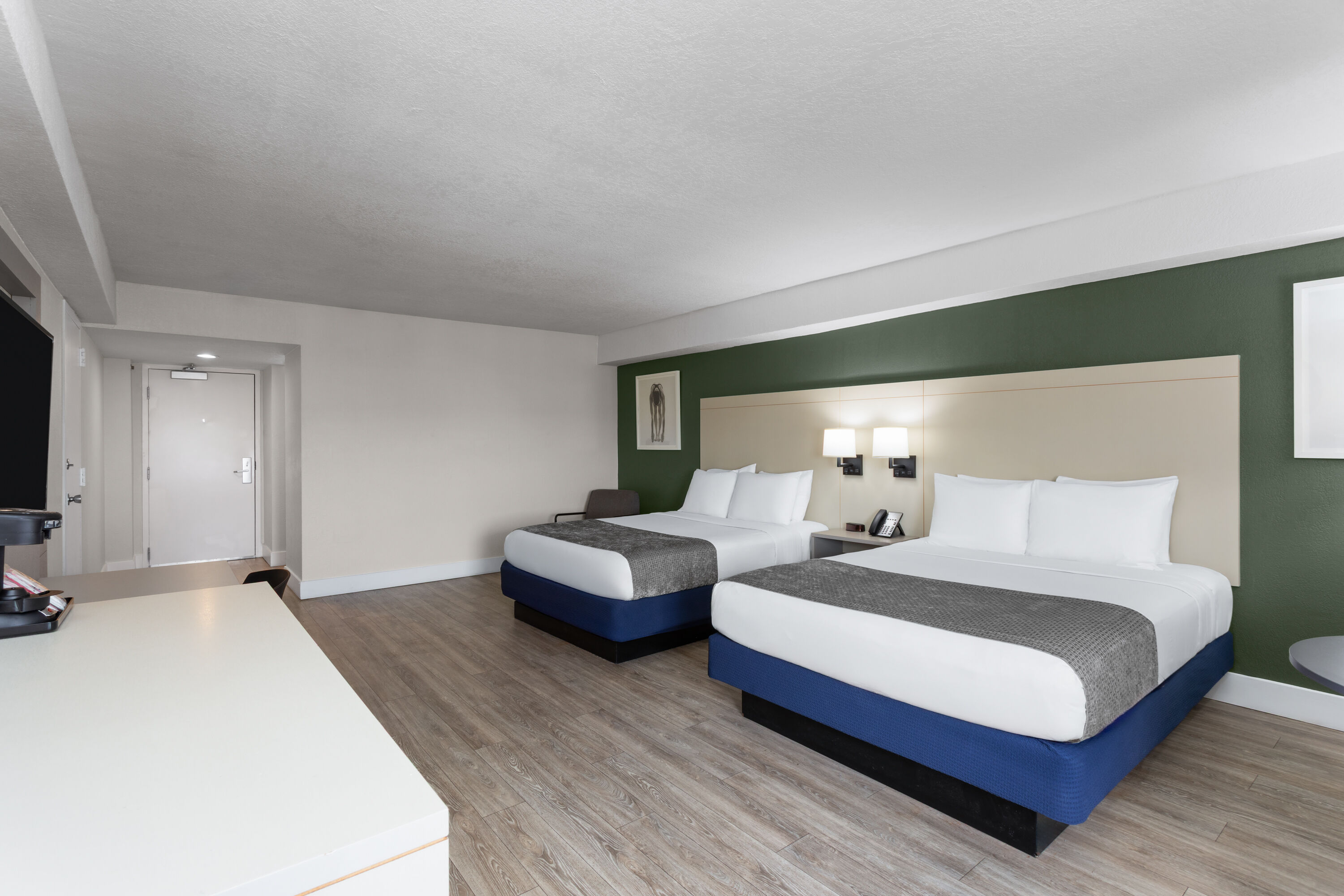 Guest room at the Wyndham I-Drive Avanti Resort & Conference Center in Orlando, Florida