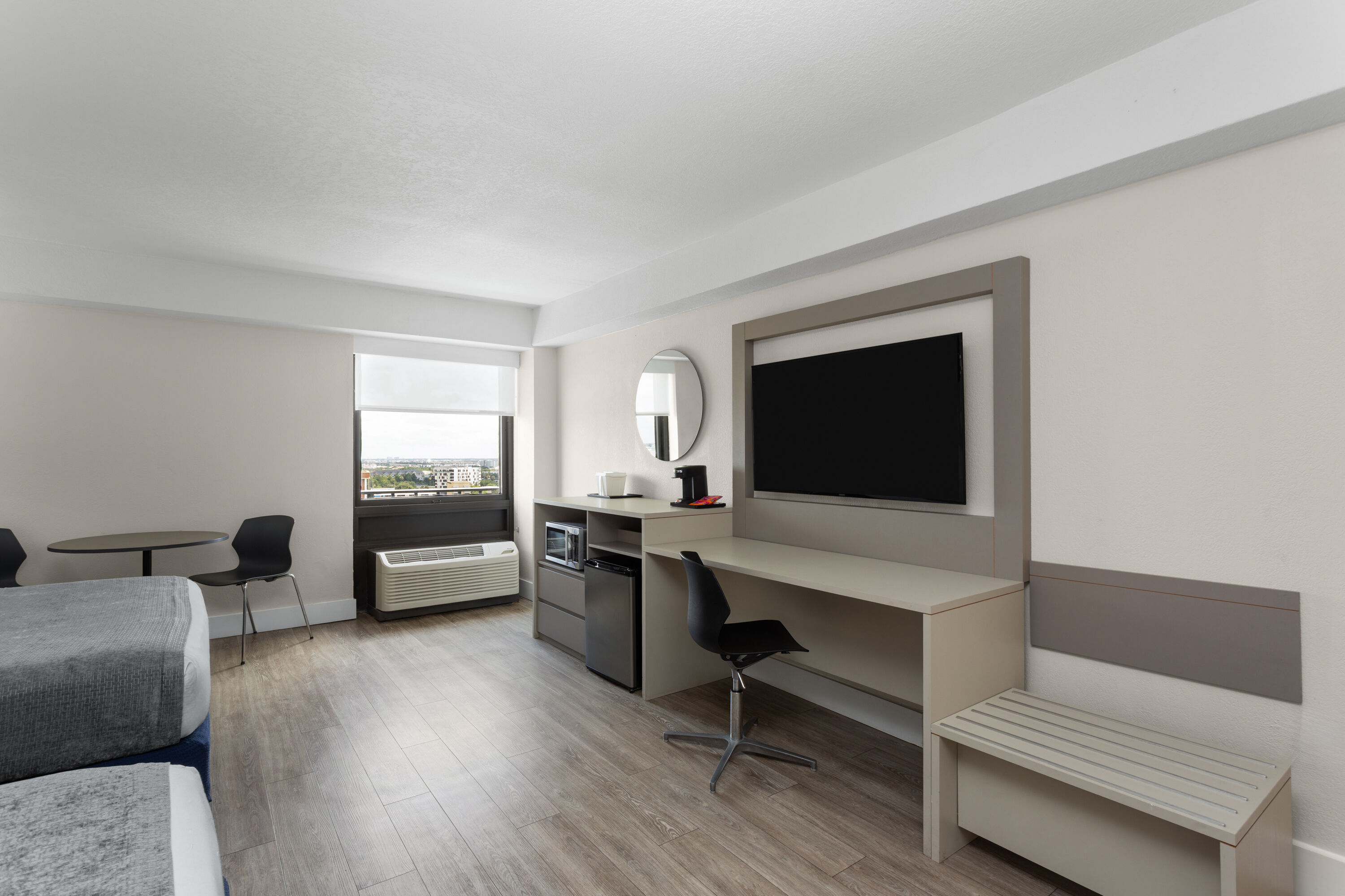 Guest room at the Wyndham I-Drive Avanti Resort & Conference Center in Orlando, Florida