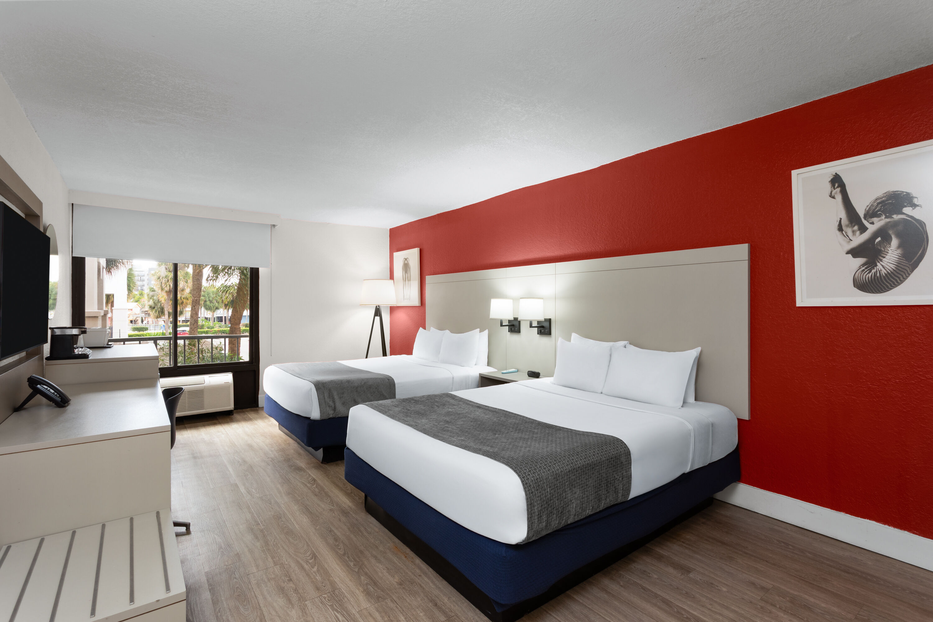 Guest room at the Wyndham I-Drive Avanti Resort & Conference Center in Orlando, Florida