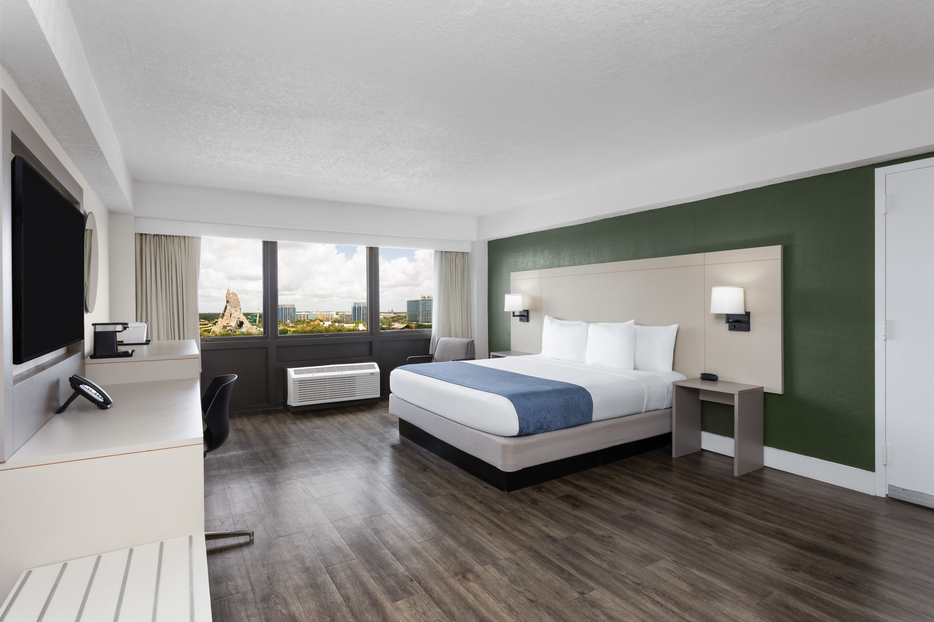 Guest room at the Wyndham I-Drive Avanti Resort & Conference Center in Orlando, Florida