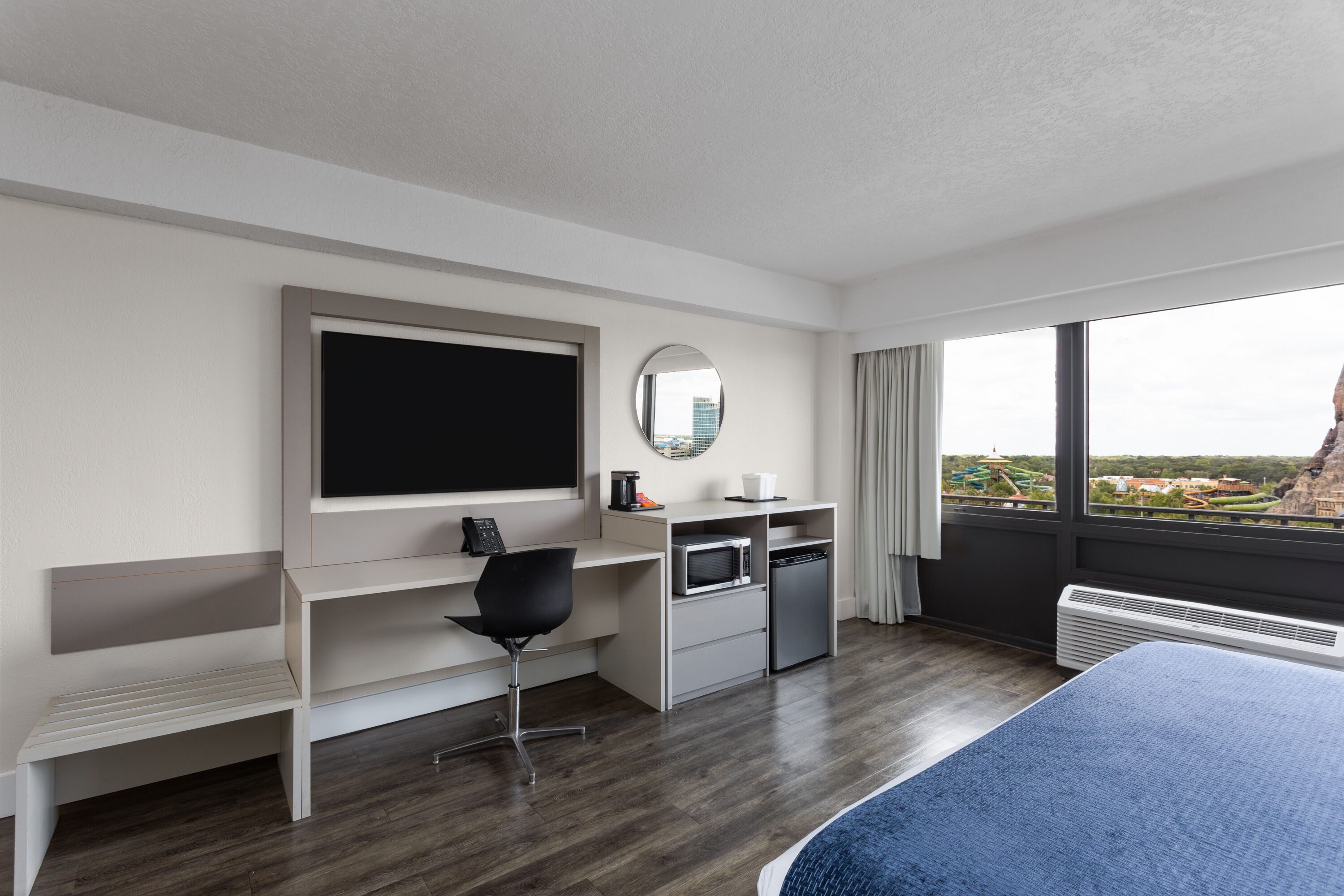 Guest room at the Wyndham I-Drive Avanti Resort & Conference Center in Orlando, Florida