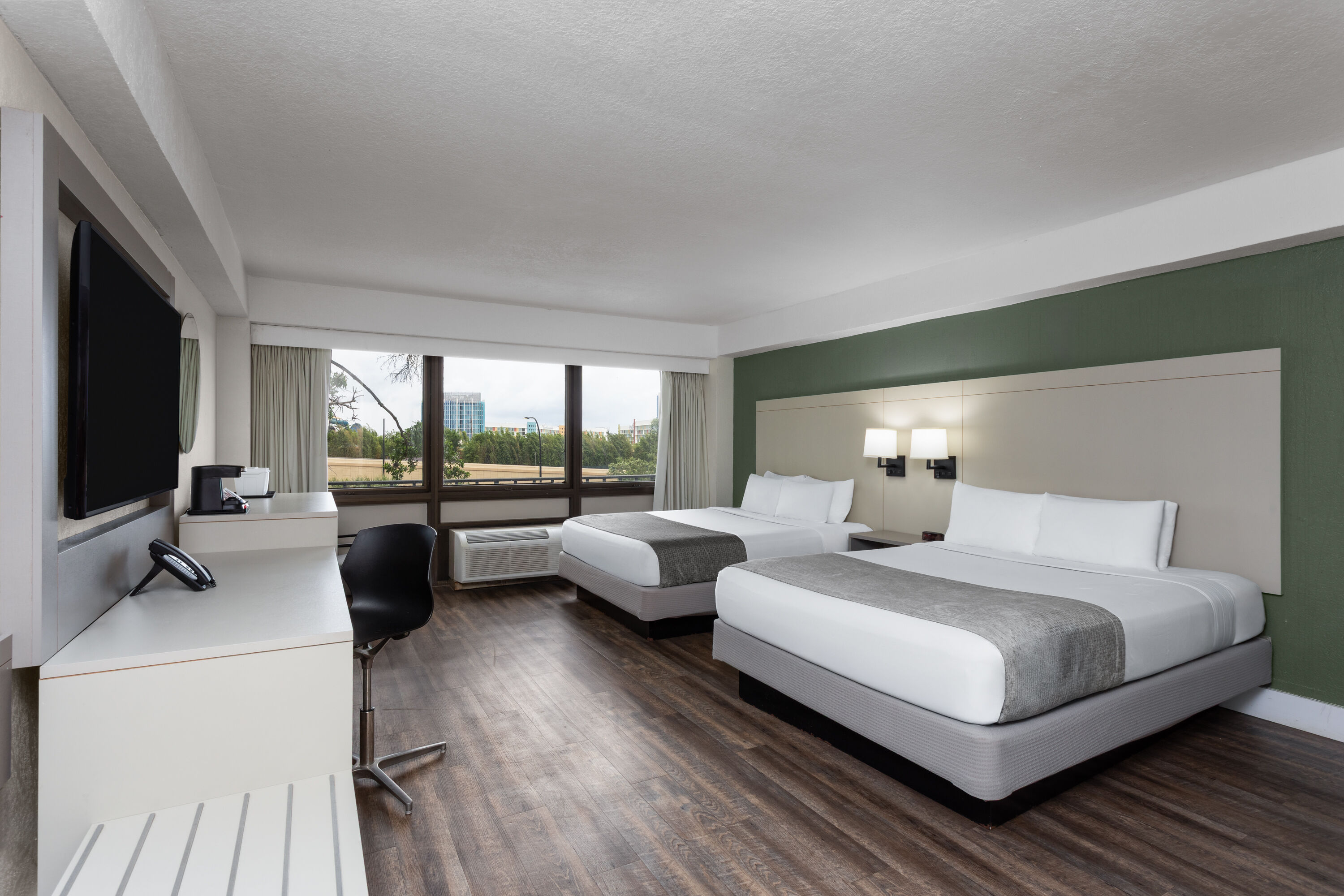 Guest room at the Wyndham I-Drive Avanti Resort & Conference Center in Orlando, Florida