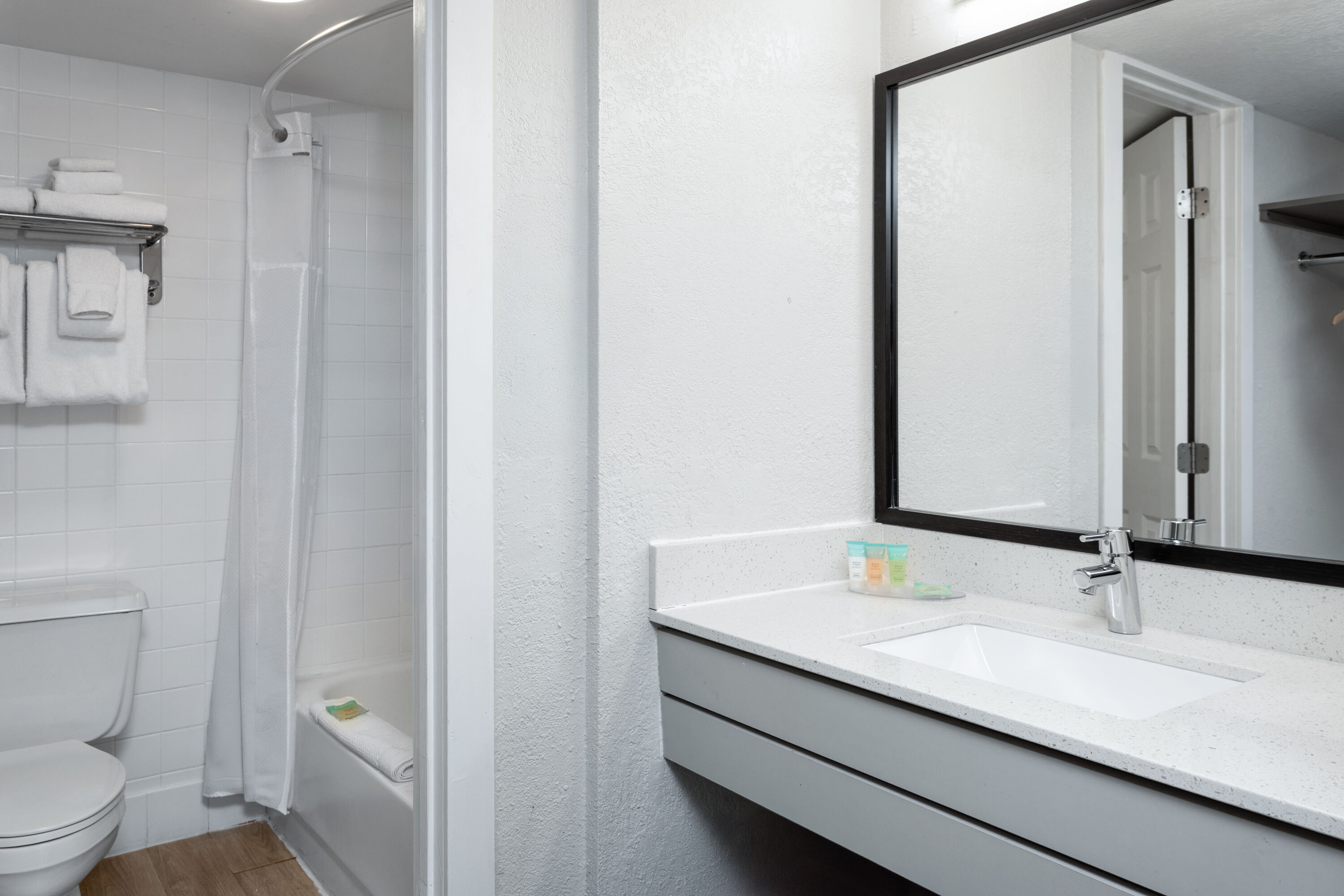 Guest room bath at the Wyndham I-Drive Avanti Resort & Conference Center in Orlando, Florida