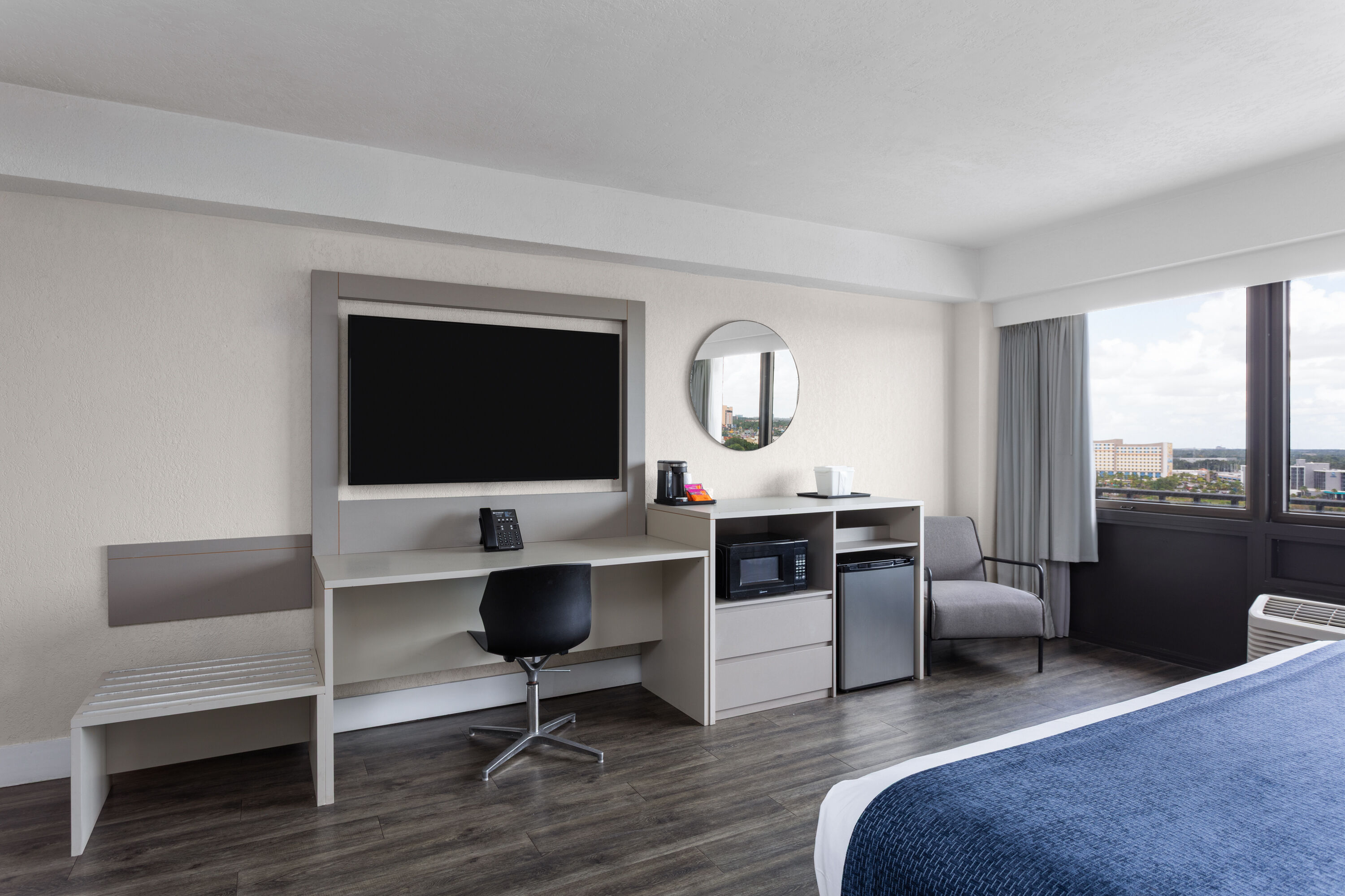 Guest room at the Wyndham I-Drive Avanti Resort & Conference Center in Orlando, Florida