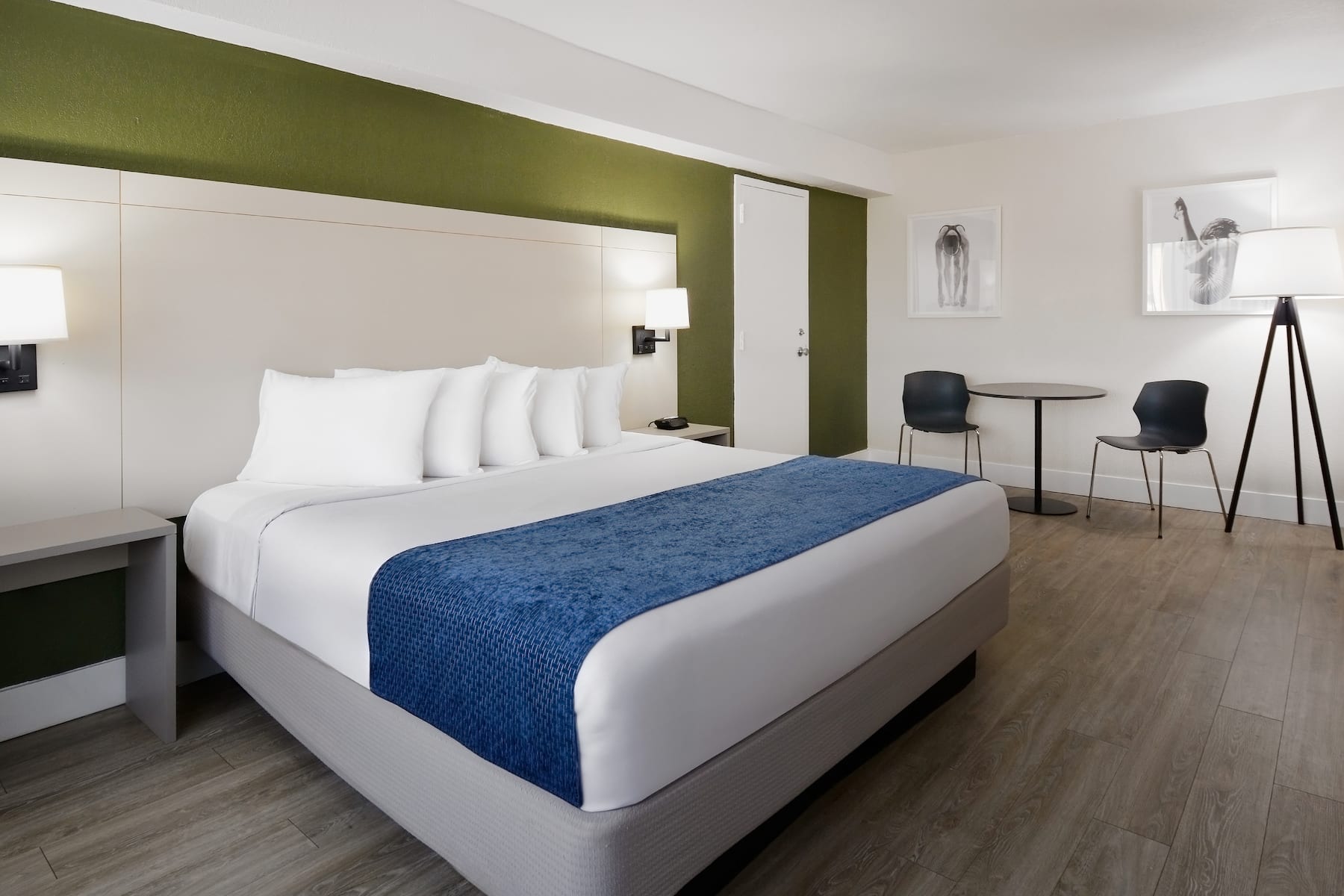 Guest room at the Wyndham I-Drive Avanti Resort & Conference Center in Orlando, Florida