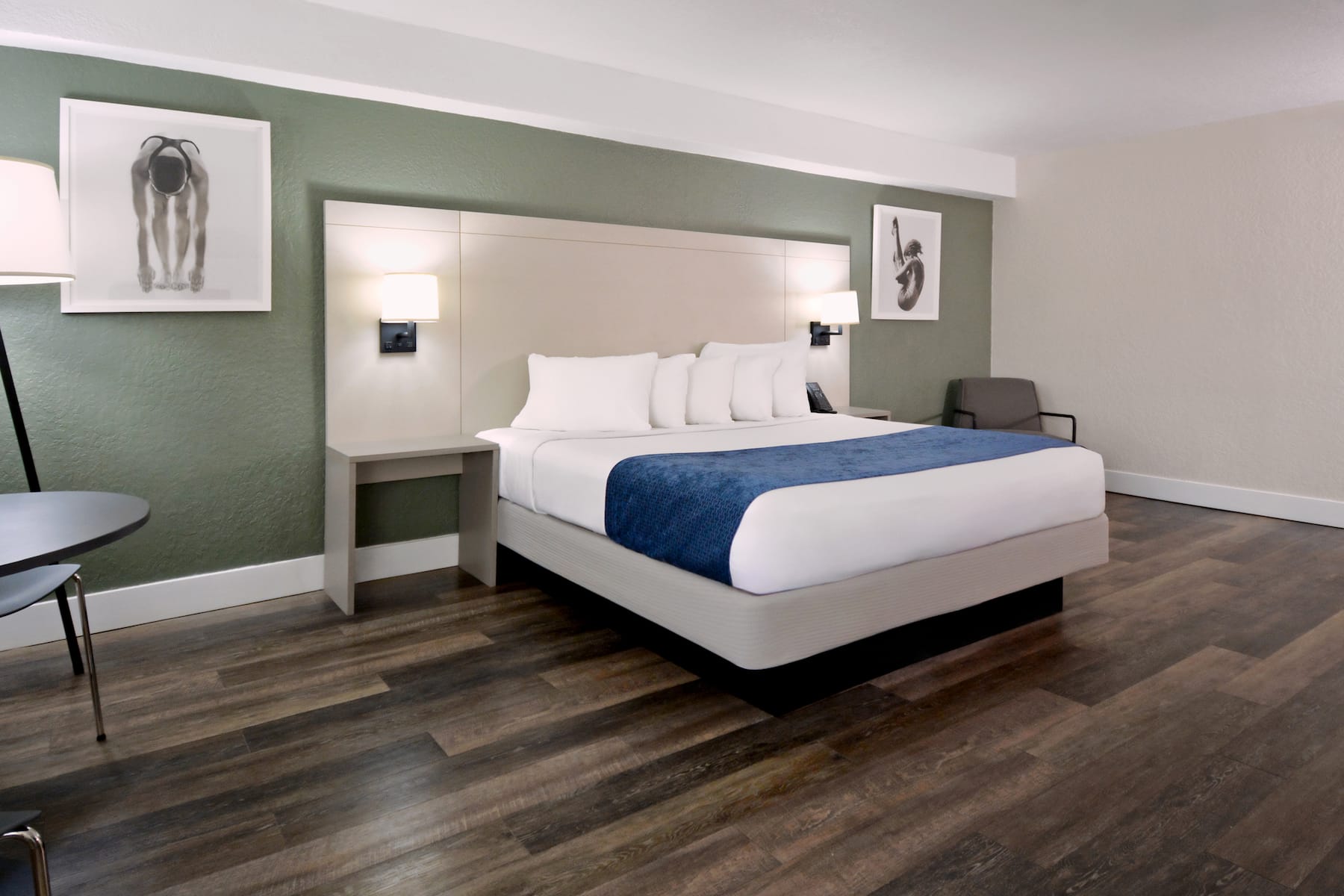 Guest room at the Wyndham I-Drive Avanti Resort & Conference Center in Orlando, Florida