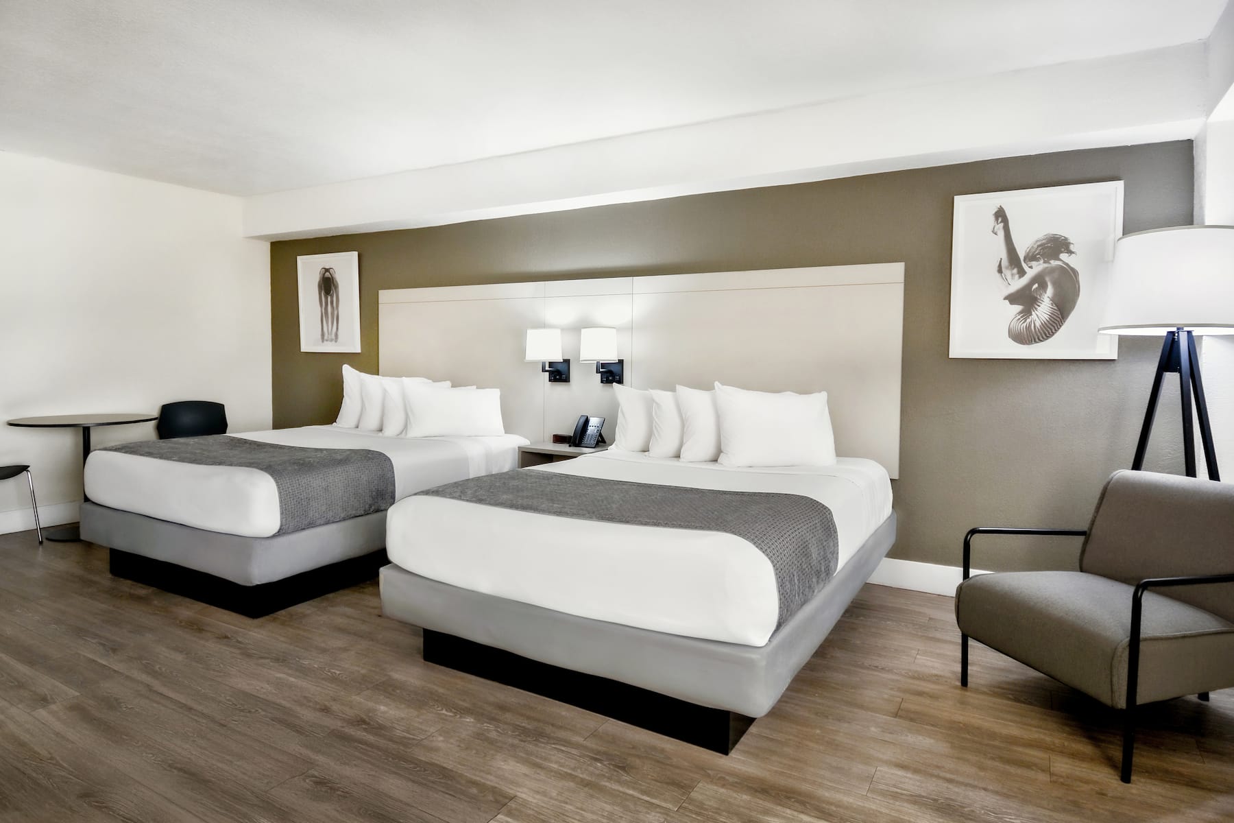Guest room at the Wyndham I-Drive Avanti Resort & Conference Center in Orlando, Florida
