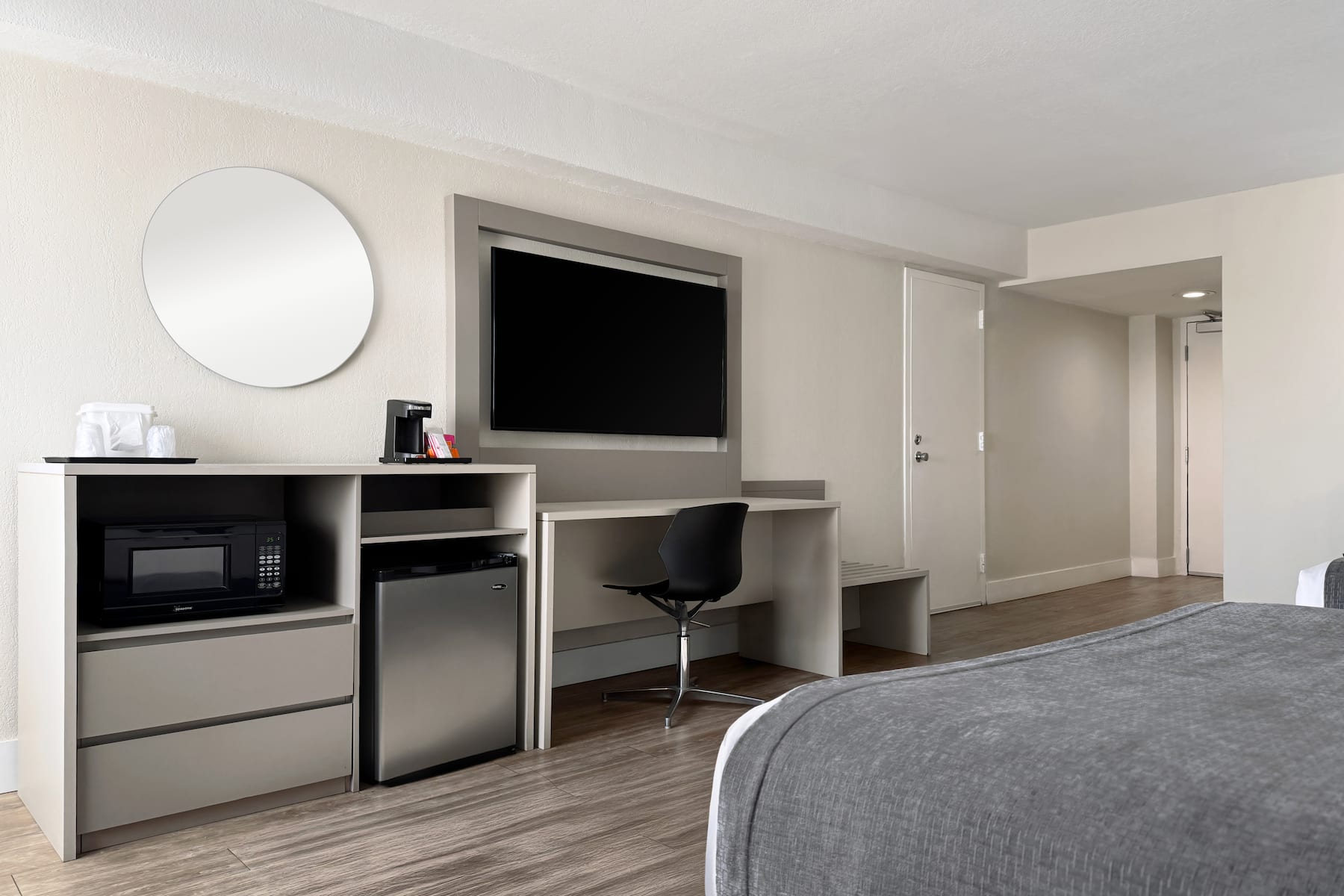 Guest room at the Wyndham I-Drive Avanti Resort & Conference Center in Orlando, Florida