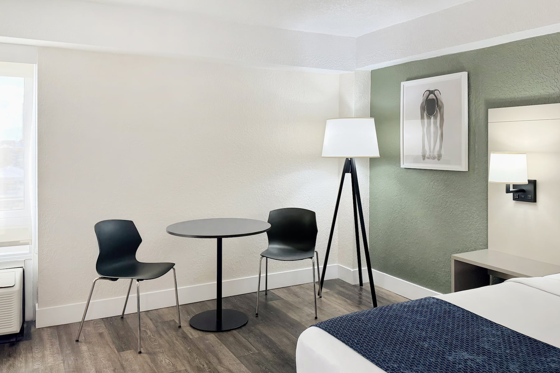 Guest room at the Wyndham I-Drive Avanti Resort & Conference Center in Orlando, Florida