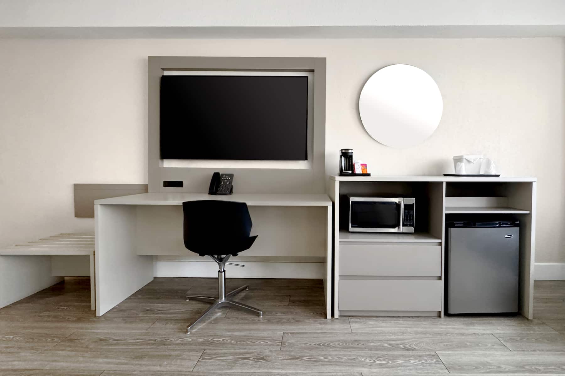 Guest room at the Wyndham I-Drive Avanti Resort & Conference Center in Orlando, Florida