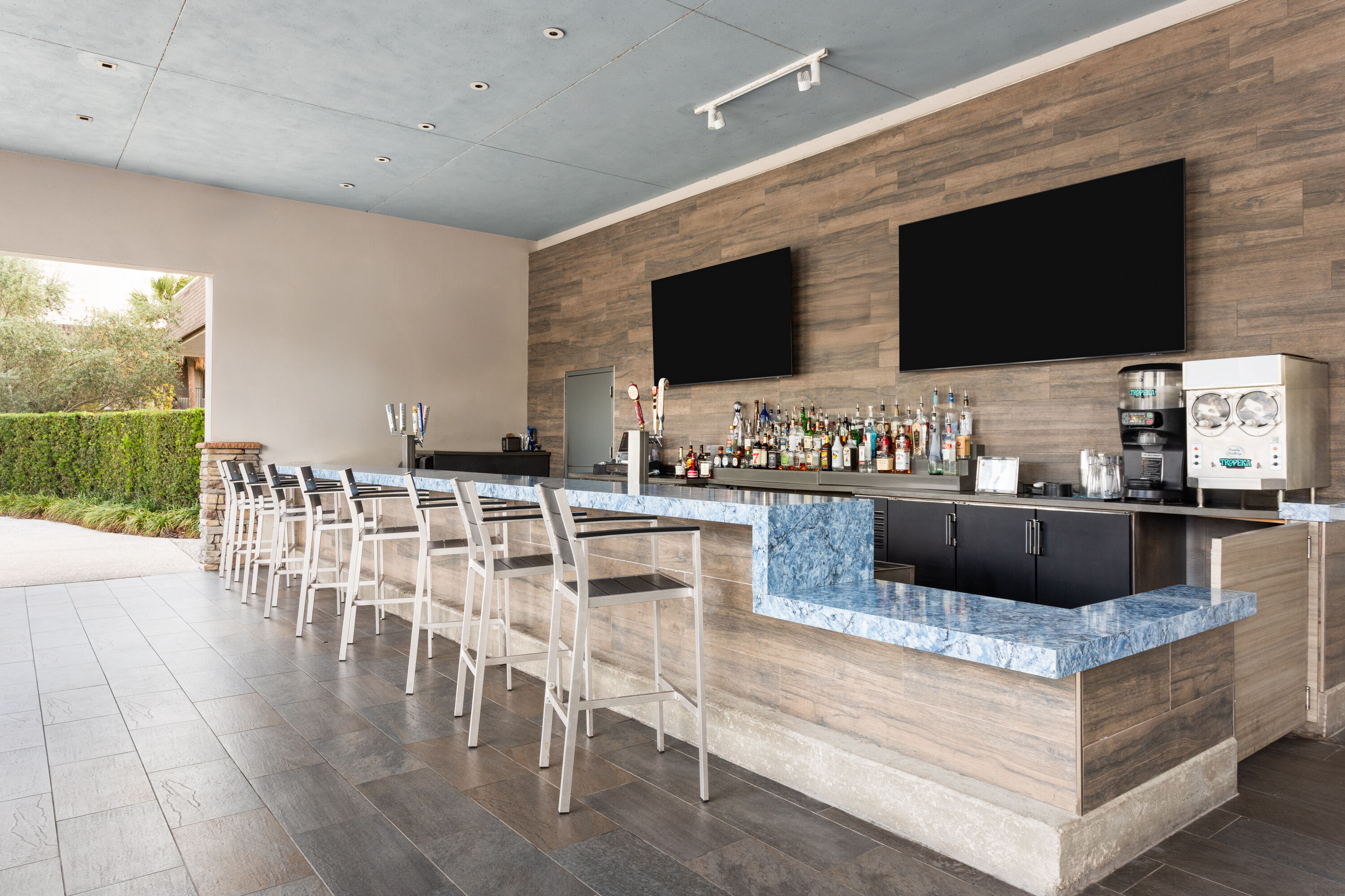 Pool bar at Wyndham I-Drive Avanti Resort & Conference Center in Orlando, Florida