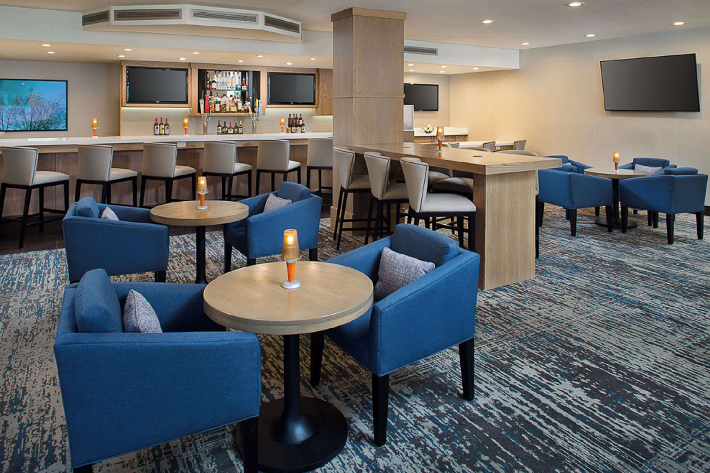 Bar at Wyndham Atlanta Perimeter in Atlanta, Georgia