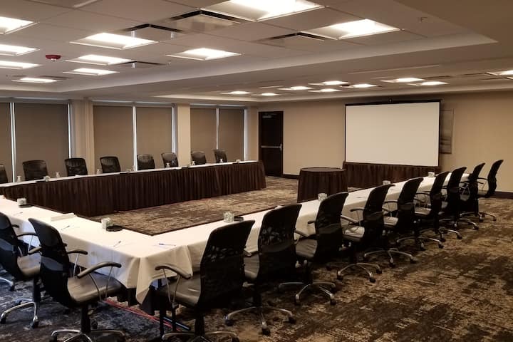 Meeting room at Wyndham Chicago O'Hare in Des Plaines, Illinois
