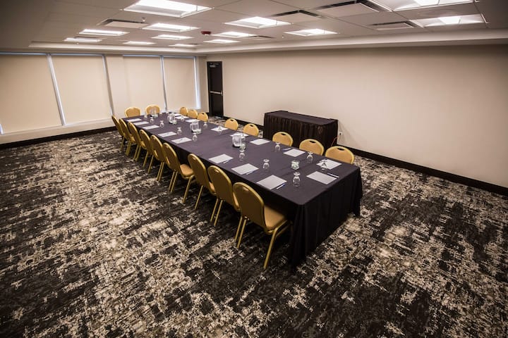 Meeting room at Wyndham Chicago O'Hare in Des Plaines, Illinois