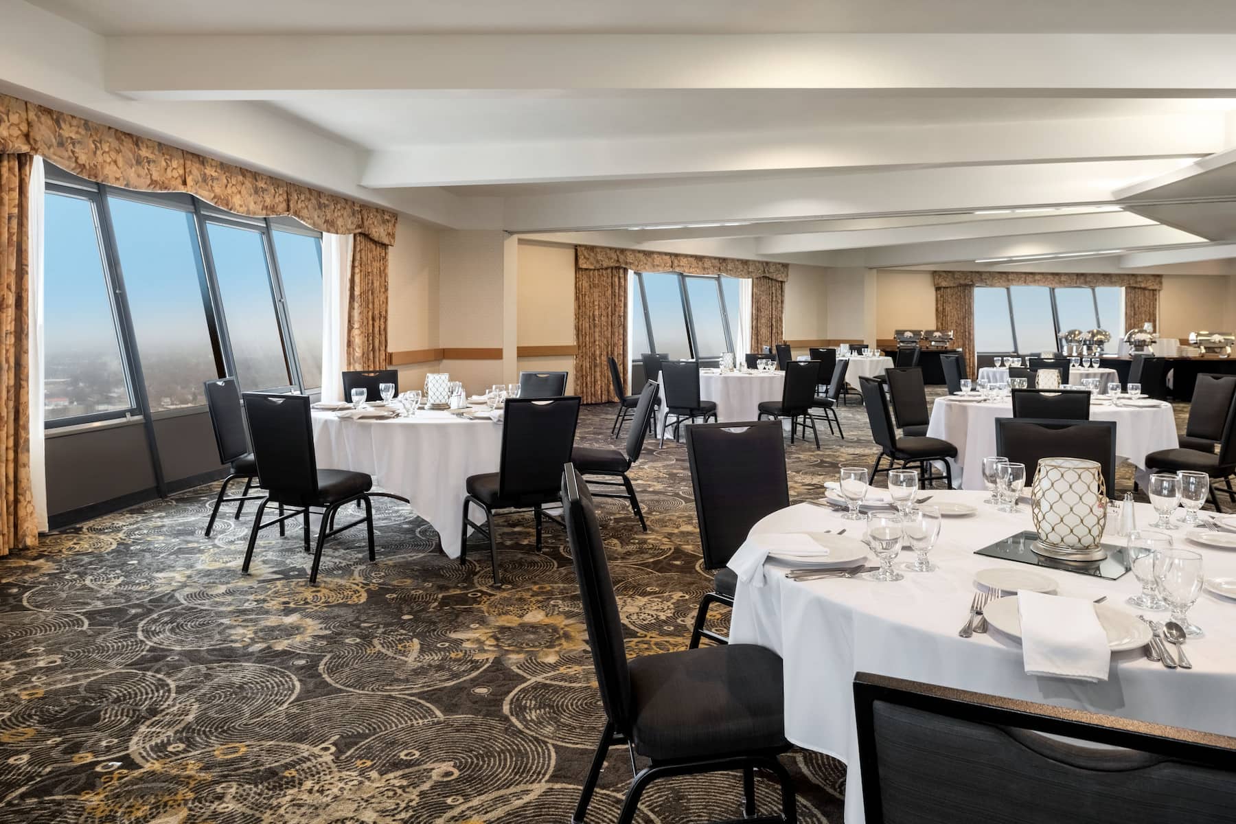 Meeting room banquet rounds at Wyndham Springfield City Centre in Springfield, Illinois