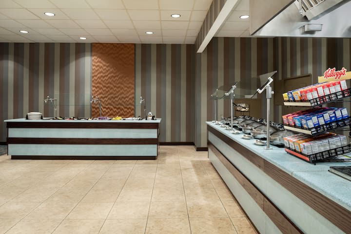 Wyndham Springfield City Centre bar and grill in Springfield, Illinois