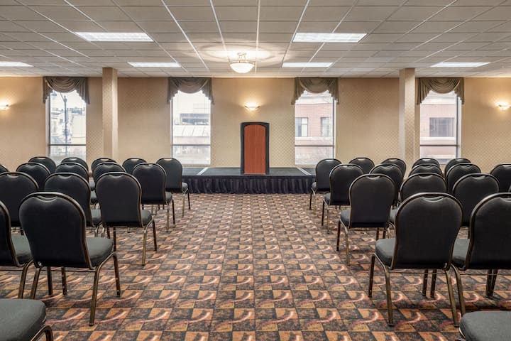 Conference room at Wyndham Springfield City Centre in Springfield, Illinois