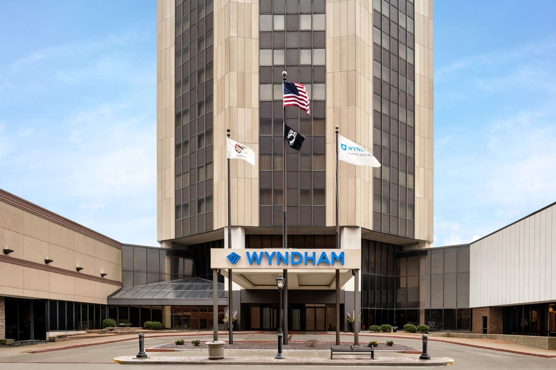 Exterior of Wyndham Springfield City Centre hotel in Springfield, Illinois