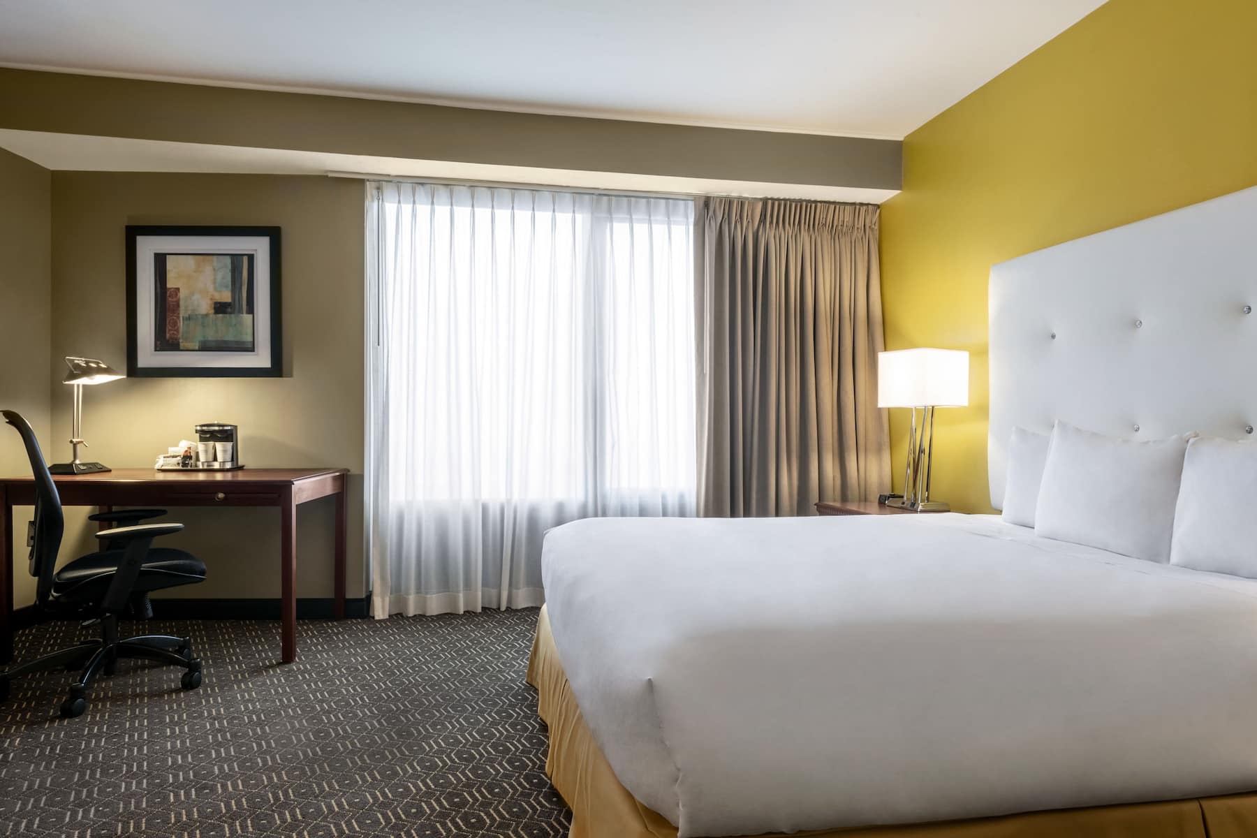 Wyndham Springfield City Centre suite in Springfield, Illinois