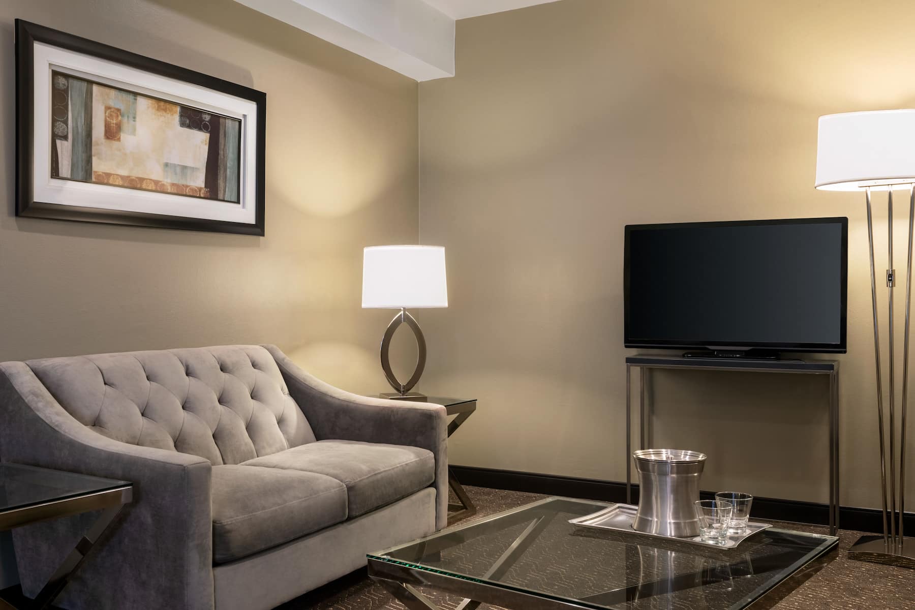 Wyndham Springfield City Centre suite in Springfield, Illinois