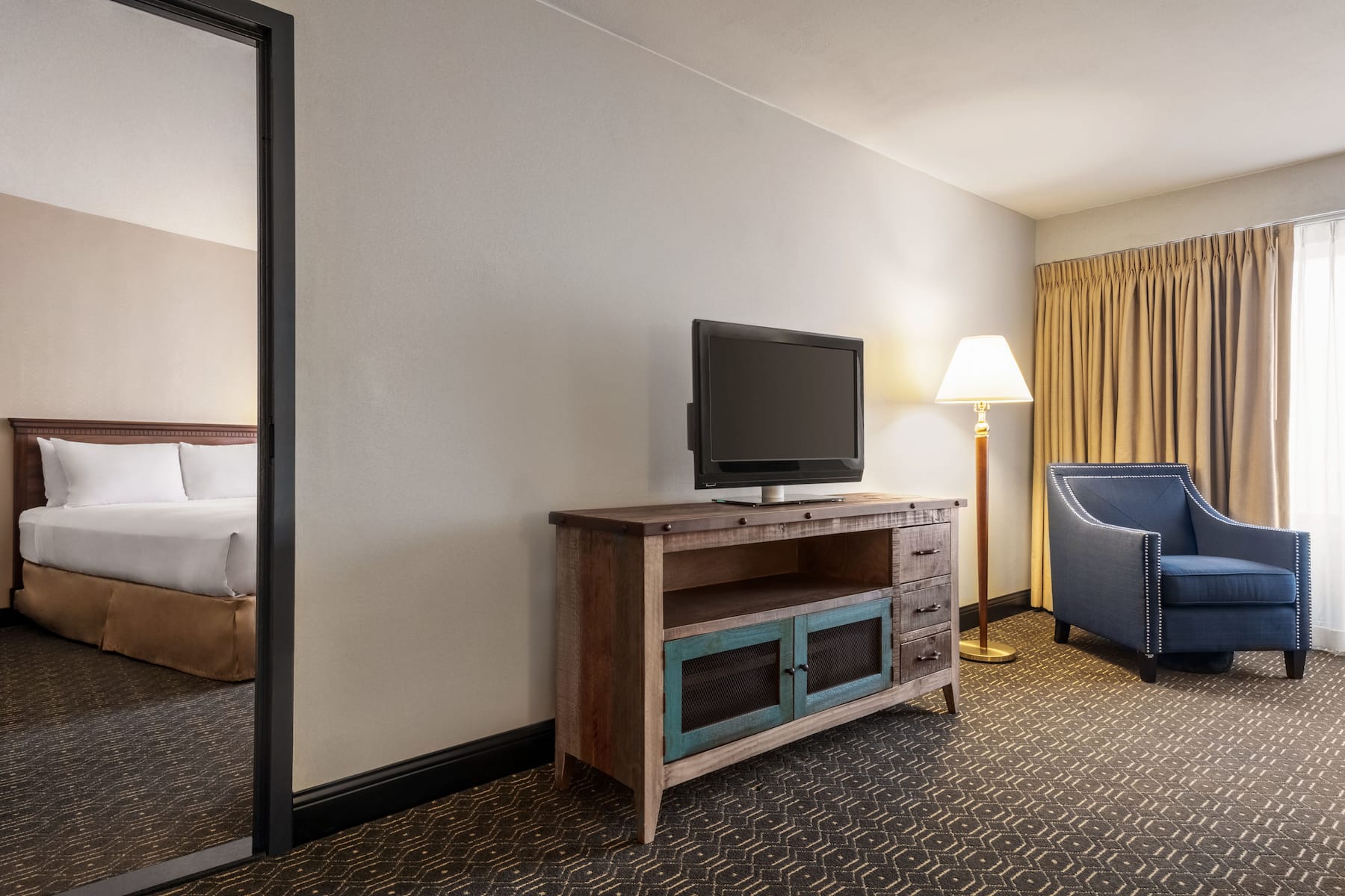 Wyndham Springfield City Centre suite in Springfield, Illinois