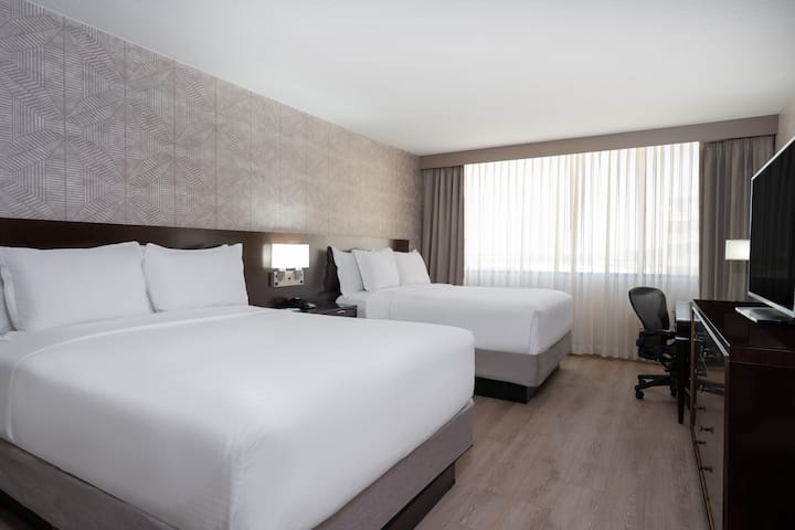 Guest room at the Wyndham Indianapolis Airport in Indianapolis, Indiana